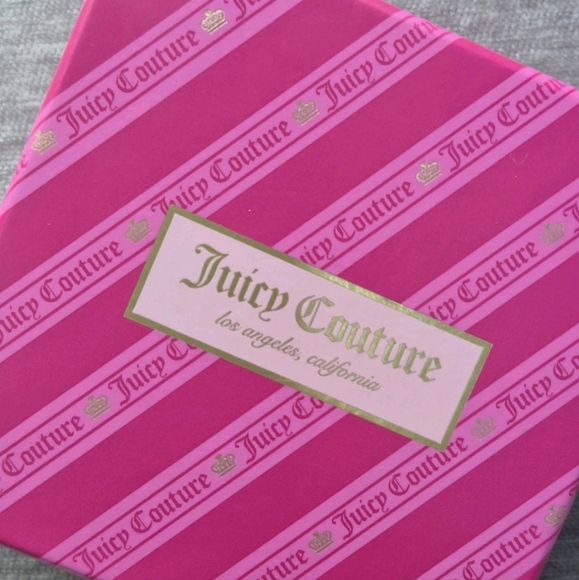 Juicy Couture Gold Heart Necklace - Picture 11 of 12